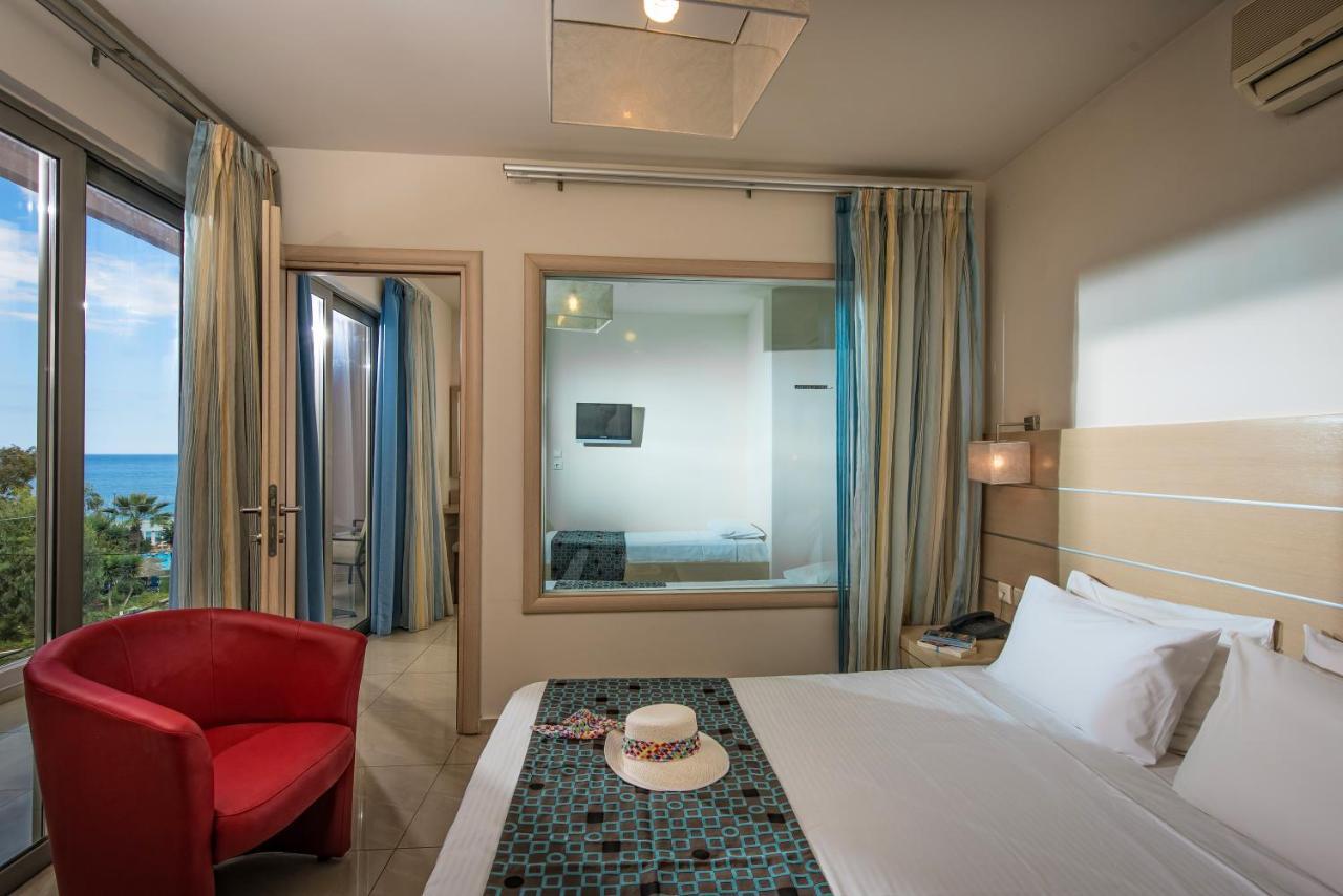 Corissia Beach Hotel เยโอริยิอูโปลิส ภายนอก รูปภาพ