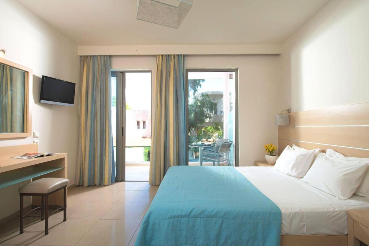 Corissia Beach Hotel เยโอริยิอูโปลิส ภายนอก รูปภาพ