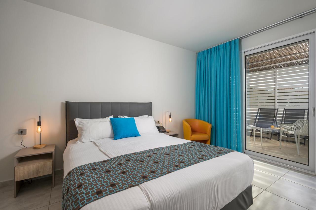 Corissia Beach Hotel เยโอริยิอูโปลิส ภายนอก รูปภาพ