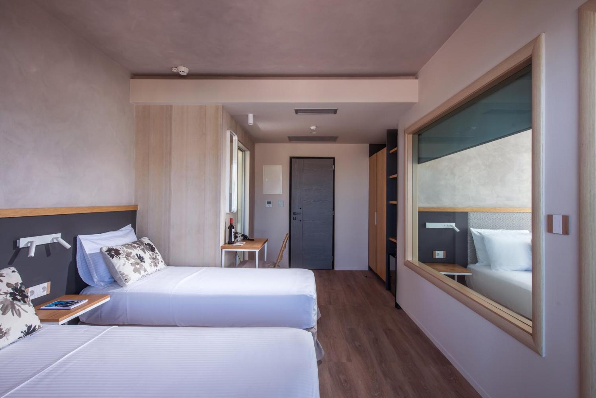 Corissia Beach Hotel เยโอริยิอูโปลิส ภายนอก รูปภาพ